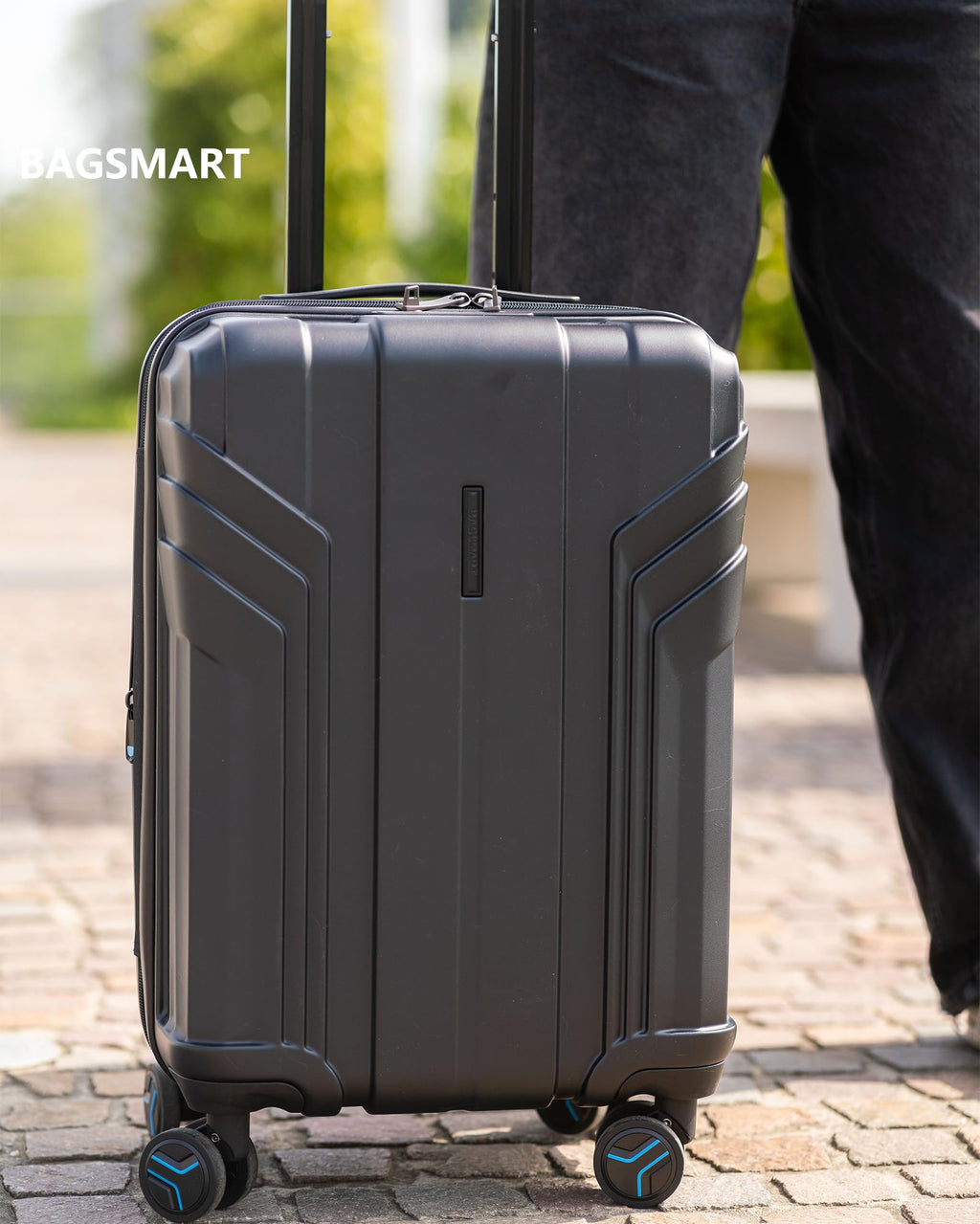 Expandable Carry On Luggage 22x14x9 Black Z99100